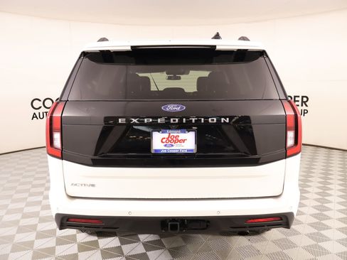 Used 2025 Ford Expedition Active AWD/4WD image 24