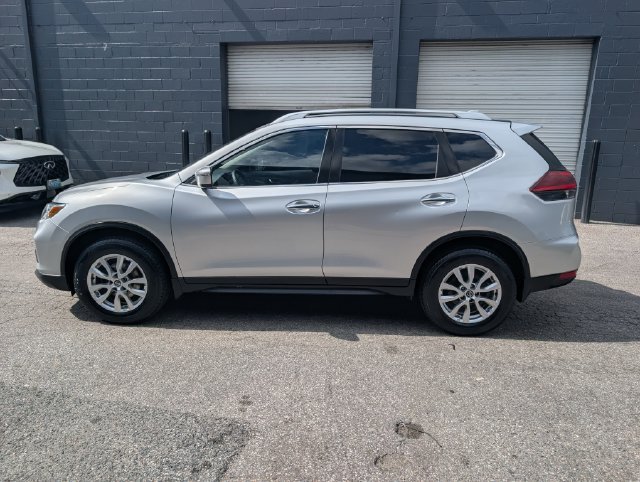 Used 2018 Nissan Rogue SV AWD/4WD image 2