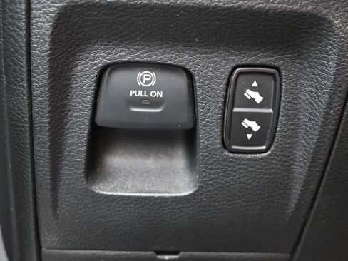 Used 2022 RAM 1500 Big Horn AWD/4WD image 14