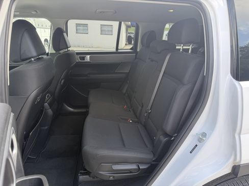Used 2025 Hyundai Santa Fe SE FWD image 12