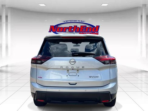 Used 2024 Nissan Rogue SV AWD/4WD image 6