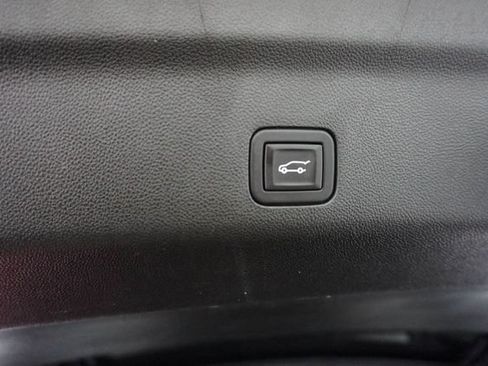 Used 2024 Chevrolet Tahoe High Country AWD/4WD image 20