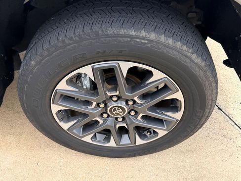 Used 2024 Toyota Tundra Limited image 13