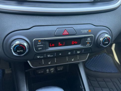 Used 2020 Kia Sorento S image 19