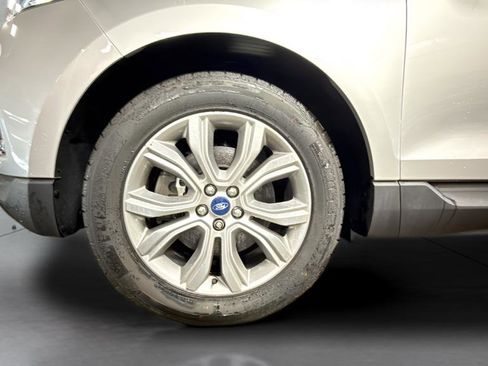 Used 2019 Ford Edge Titanium w/ Cold Weather Package AWD/4WD image 28