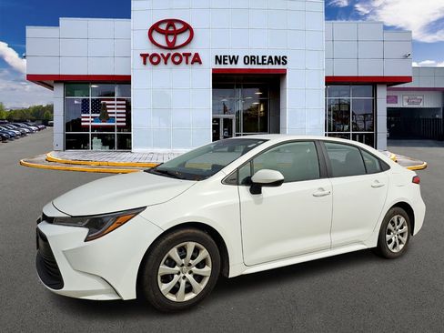 Used 2024 Toyota Corolla LE image 1