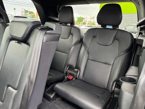 Used 2018 Volvo XC90 T6 Momentum w/ Convenience Package image 16