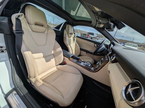 Used 2016 Mercedes-Benz SLK 300 image 14