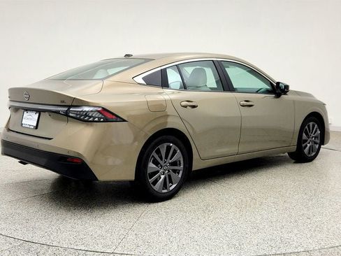 Used 2026 Nissan Sentra SL w/ Floor Mat Package FWD image 5
