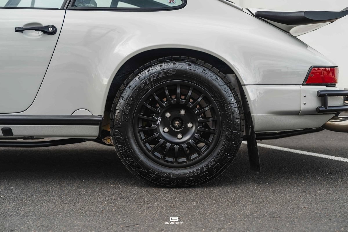 Used 1989 Porsche 911 Carrera RWD image 8