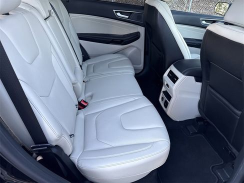 Used 2021 Ford Edge Titanium w/ Equipment Group 301A image 16