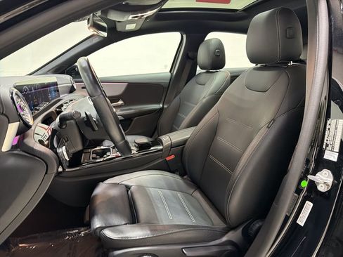 Used 2022 Mercedes-Benz A 220 4MATIC image 9