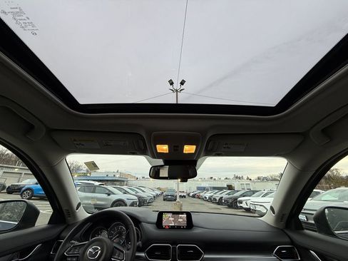 Used 2019 MAZDA CX-5 Touring image 22