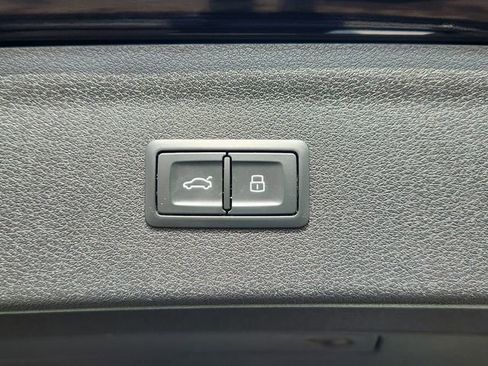 Used 2018 Audi Q3 2.0T Premium w/ Convenience Package image 28