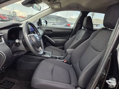 Used 2026 Toyota Corolla Cross LE FWD image 27