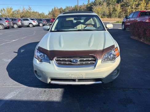Used 2005 Subaru Outback 3.0R image 3