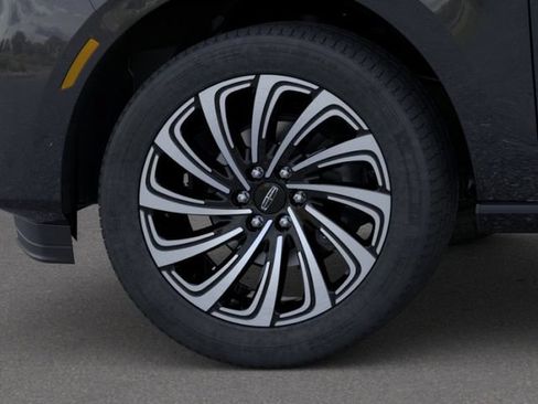 New 2026 Lincoln Navigator L Black Label AWD/4WD image 19