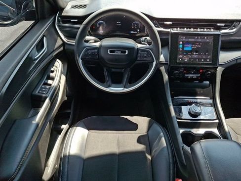 Certified 2023 Jeep Grand Cherokee Altitude AWD/4WD image 14