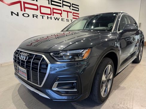Used 2023 Audi Q5 2.0T Premium w/ Convenience Package AWD/4WD image 2