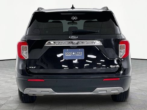 Used 2022 Ford Explorer XLT w/ Equipment Group 202A AWD/4WD image 5