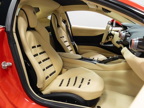 Used 2018 Ferrari 812 Superfast image 31