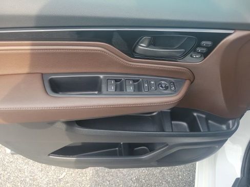 Certified 2025 Honda Odyssey Touring image 15