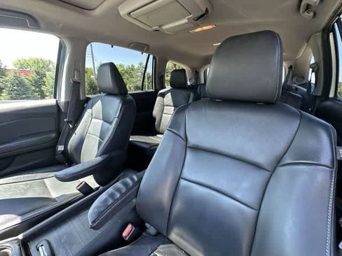Used 2019 Honda Pilot Touring image 17