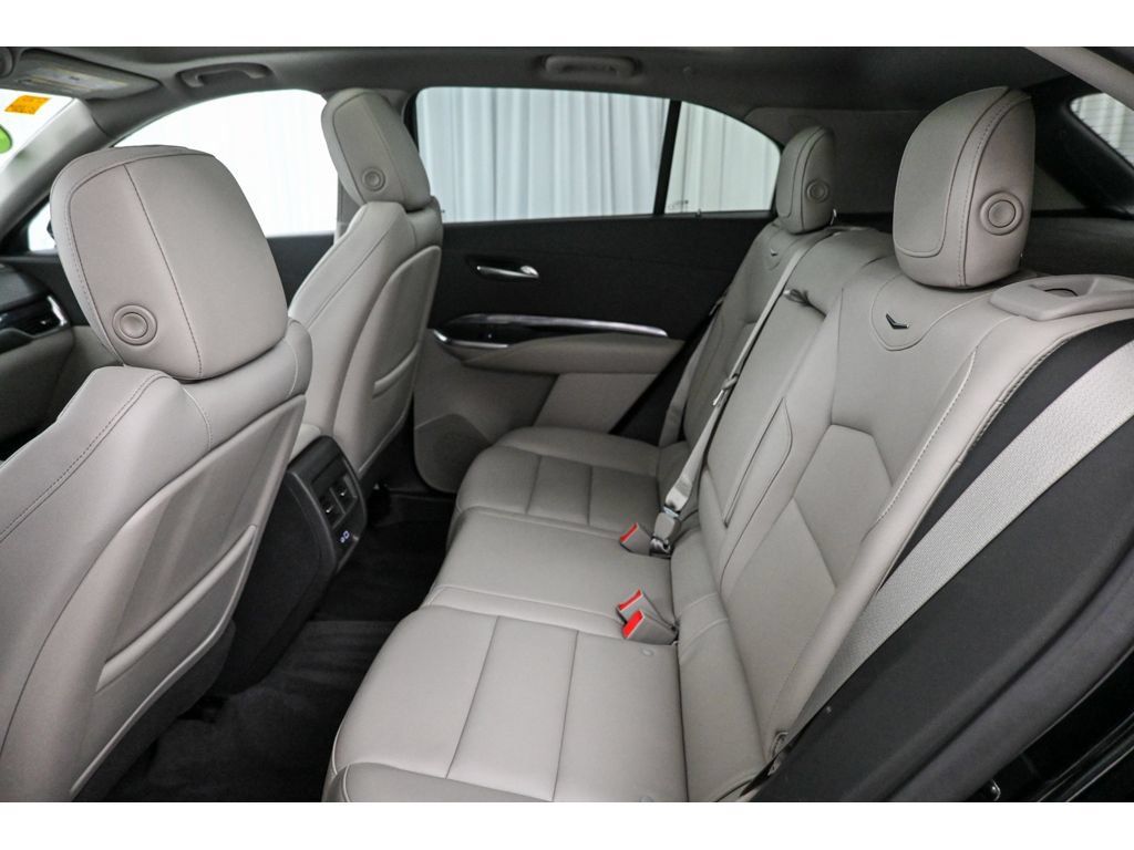 Used 2020 Cadillac XT4 Luxury w/ Cold Weather Package AWD/4WD image 22