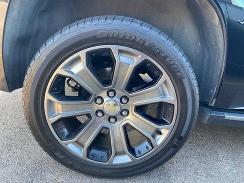 Used 2016 Chevrolet Tahoe LTZ AWD/4WD image 7