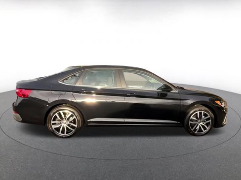 Used 2025 Volkswagen Jetta SE image 15