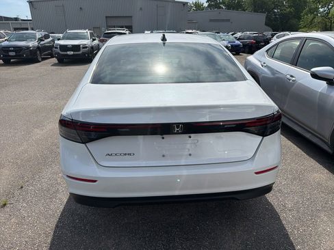 Used 2025 Honda Accord SE image 4