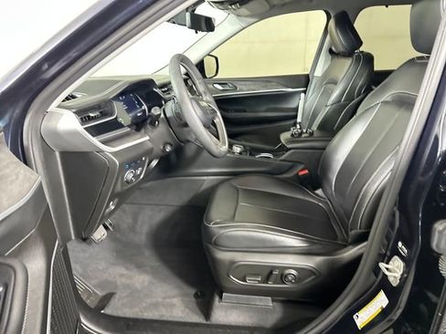 Used 2023 Jeep Grand Cherokee 4WD 4xe w/ Luxury Tech Group II image 11