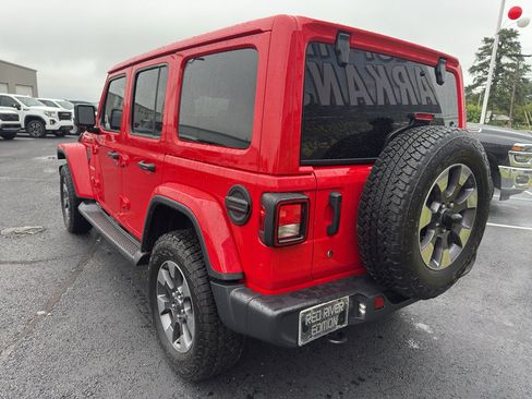 Used 2019 Jeep Wrangler Unlimited Sahara w/ Dual Top Group AWD/4WD image 7