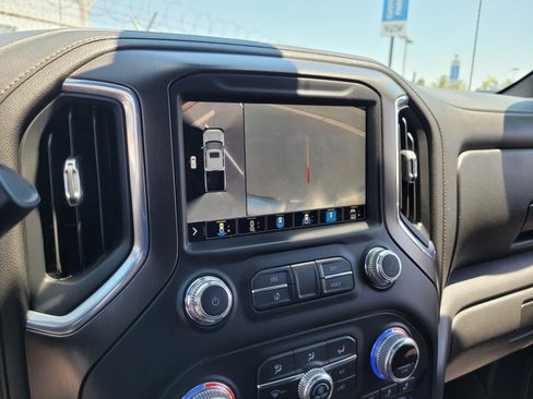 Used 2021 GMC Sierra 1500 AT4 w/ AT4 Premium Package AWD/4WD image 17