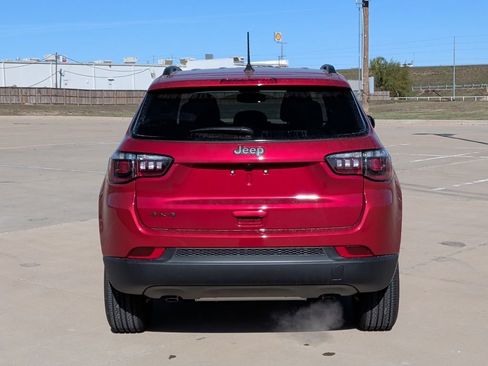 New 2026 Jeep Compass Latitude image 7