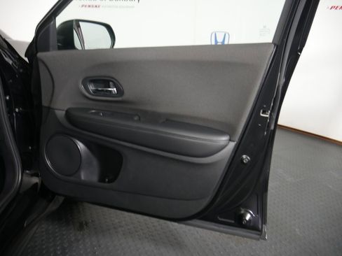 Used 2019 Honda HR-V LX image 5