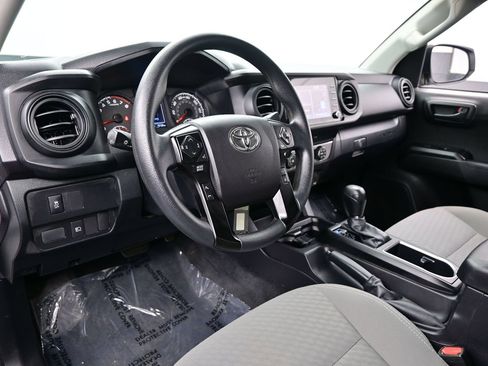 Used 2022 Toyota Tacoma SR AWD/4WD image 12
