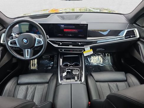Used 2025 BMW X7 M60i AWD/4WD image 9