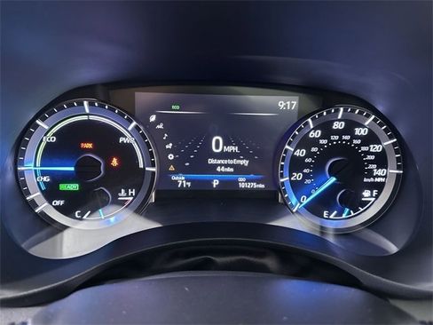 Used 2023 Toyota Highlander XLE image 12