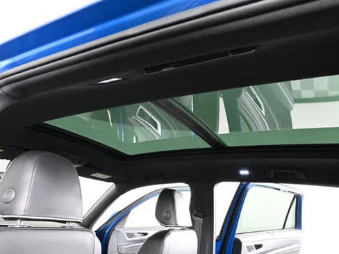 Used 2024 Volkswagen Atlas Cross Sport SEL Premium R-Line image 5