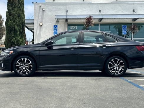 Used 2023 Volkswagen Jetta Sport FWD image 7