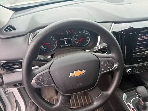 Used 2021 Chevrolet Traverse LS FWD image 10