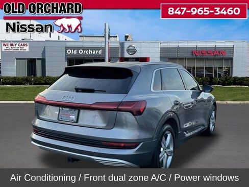 Used 2019 Audi e-tron Premium Plus image 6