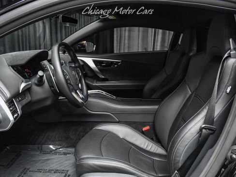 Used 2017 Acura NSX AWD/4WD image 18