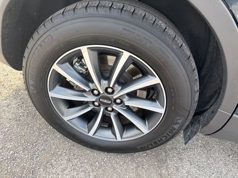 Used 2022 Lincoln Nautilus AWD image 6