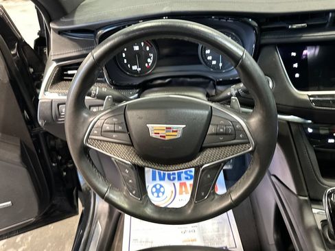 Used 2023 Cadillac XT5 Sportv w/ Technology Package AWD/4WD image 16