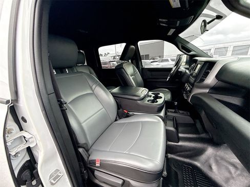 Used 2021 RAM 2500 Tradesman w/ Chrome Appearance Group image 30