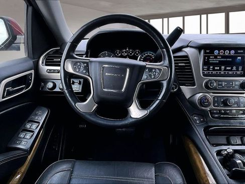 Used 2017 GMC Yukon Denali image 6