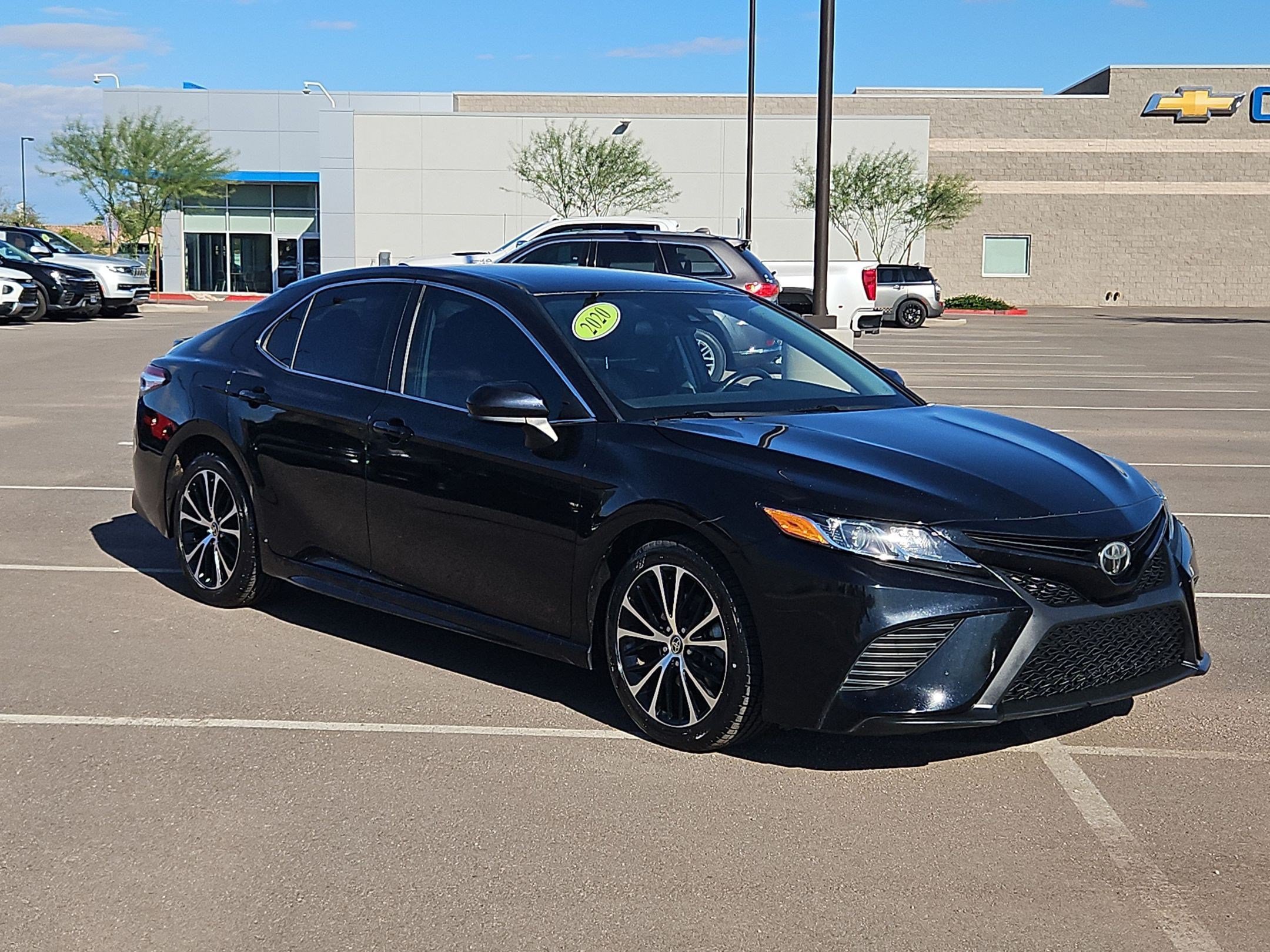 Used 2020 Toyota Camry SE FWD image 7