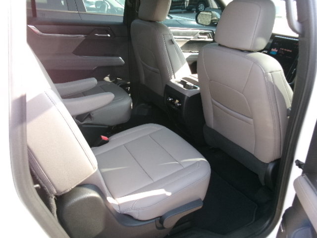 Used 2024 GMC Acadia Elevation FWD image 6